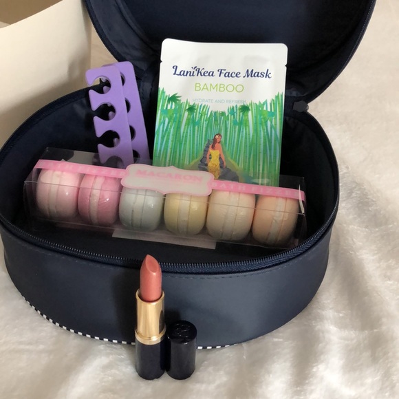 Estee Lauder Other - Estée Lauder lipstick, face mask, bath fizzles! Navy canvas round bag! Xtra gift